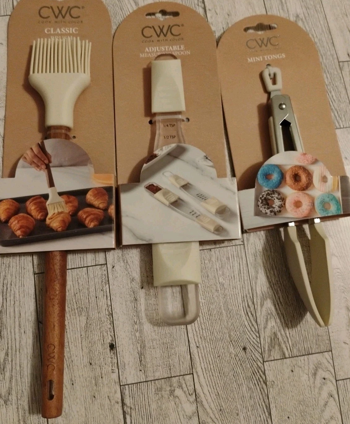 NIP 3 PC SET! CWC Cream Adjustable Measuring Spoon, Mini Tongs, & Classic Brush