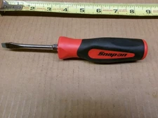 Snap On USA 7/32" x 3" Straight Blade Red Black Comfort Grip Handle No SGD2B