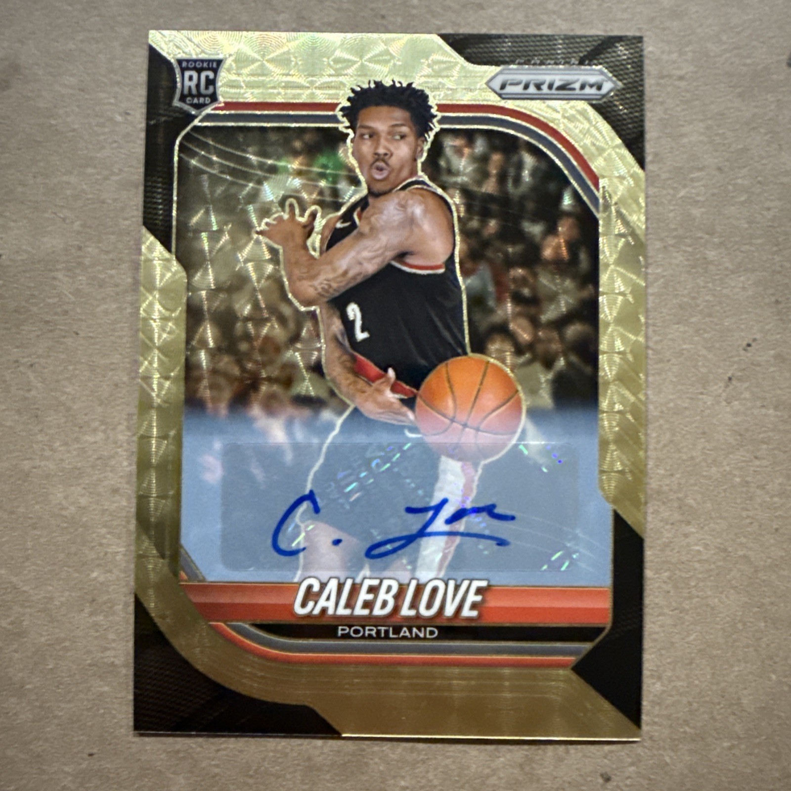 2025-26 FOTL Panini Prizm CALEB LOVE #49 Rookie RC Auto GOLD VINYL /5 BOOKEND view 1