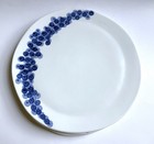 Crate & Barrel Rika Dinner Plates  Blueberries 11” D Lot Of 4 — photo 3