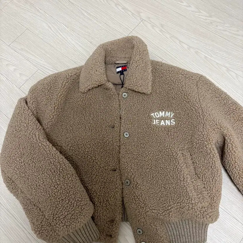 Tommy Jeans Jang Wonyoung Teddy Bomber Jacket S Size thumbnail 5