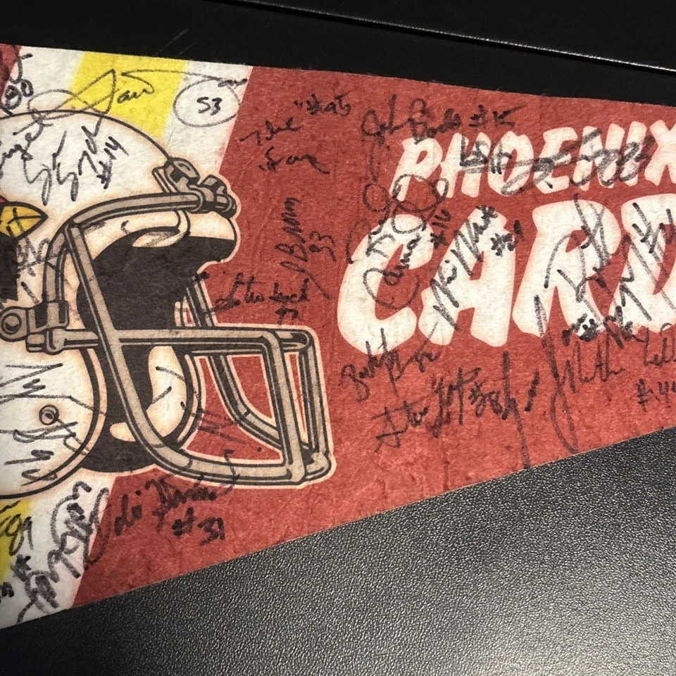 Phoenix Cardinals Vintage Pennant Autografado pela Equipe - Veja a Descrição - Imagem 3 de 4