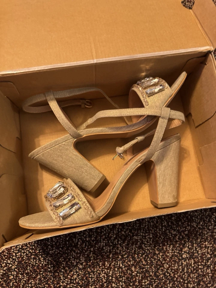 n.a Audrey Brooke Gold Block Heel Sandals with Rhinestone Embellishment Size 10 - Image 2 of 4