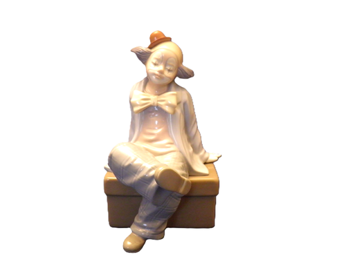 Nadal Clown Circus Figurine Porcelain Sitting on Trunk 2693 Vintage Lovely - Picture 6 of 11