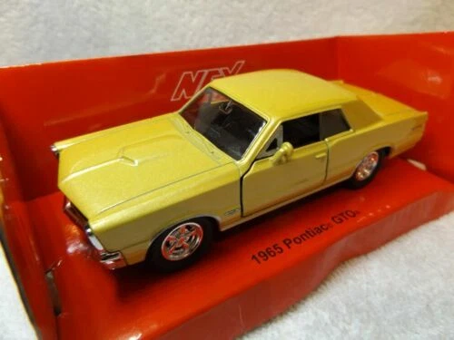 WELLY Pontiac Vintage Diecast Cars, Trucks & Vans