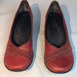 hush puppies narrow shoes