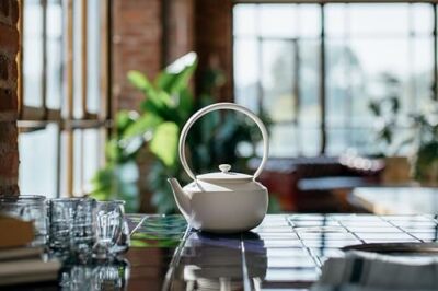 BALMUDA Moon Kettle ホワイト　KPT02JP-WH BALMUDA（バルミューダ） BALMUDA MoonKettle(0．9L) ホワイト KPT02JP