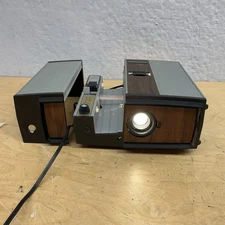 Vintage Montgomery Ward Wards Solid State Auto Focus 1000 Projector