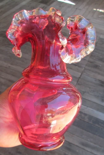 Beautiful FENTON style Tulip cranberry glass flower vase with frilled edges