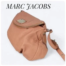 MARC JACOBS Pink Leather Shoulder Bag with Metal Plate Authentic Stylish Purse