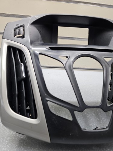 🔥12-14 FORD FOCUS CENTER DASH RADIO DISPLAY PANEL SUUROUND BEZEL TRIM SILVER - Picture 3 of 15