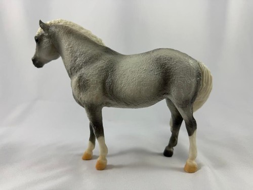 Breyer Tradicional Caballo JINGLES 2001 Holiday Pony Misty Molde #700401 SOLO MODELO - Imagen 3 de 12