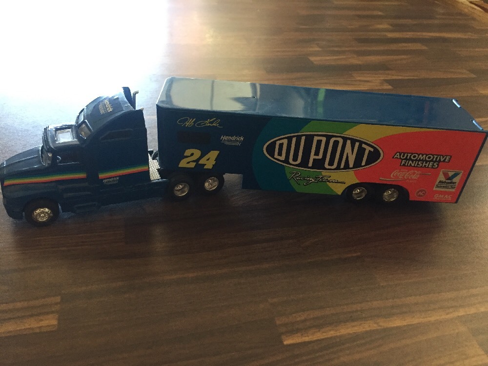 ごーどん JEFF GORDON #24 DuPont 1/64 Transporter 1995 Signature Series. | eBay
