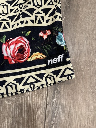 NEFF Boy’s Youth Floral Board Shorts XL Logo - Picture 5 of 11