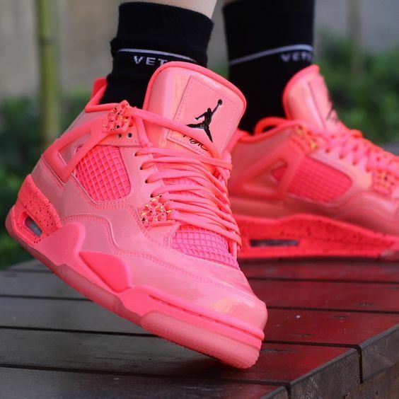 jordan retro 4 hot pink