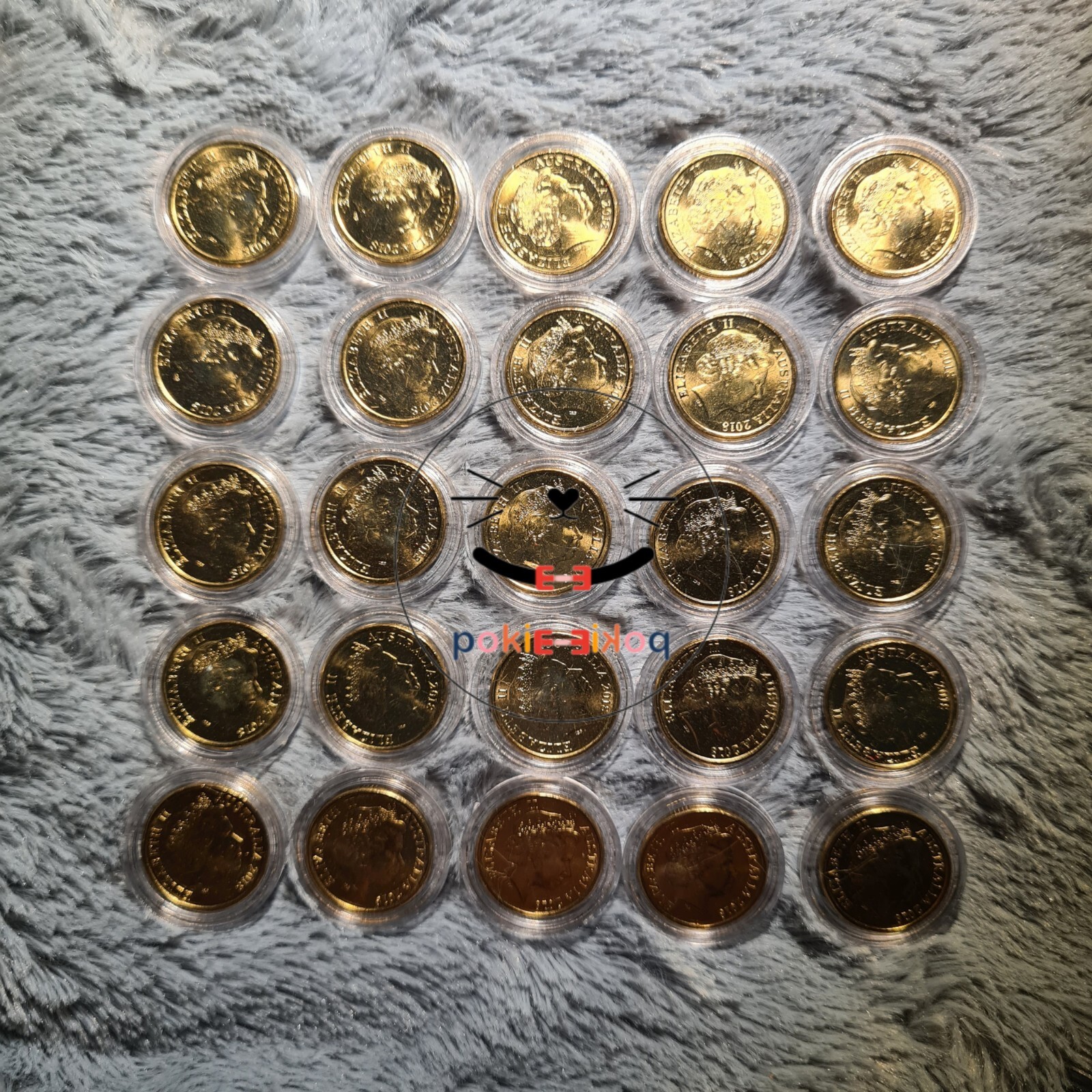 UNC 2018 2 TWO DOLLAR REMEMBRANCE ARMISTICE RED POPPY COLOURED COIN UNC 2018 2 TWO DOLLAR REMEMBRANCE ARMISTICE RED POPPY COLOURED COIN