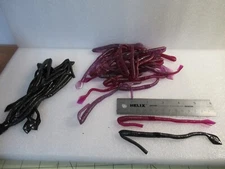 VINTAGE BURKE MR MACHO 6 INCH RUBBER WORMS 35 PCS MIX BLACK / PURPLE