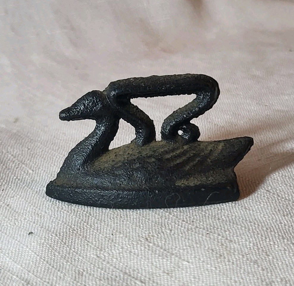Miniature Vintage Die Cast Swan Sad Iron with Trivet