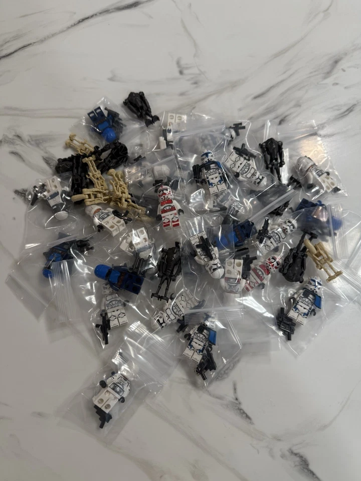 BIG LOT OF 42 LEGO Star Wars Minifigures. Captain Rex, Clones, Mandalorians - Image 2 of 4