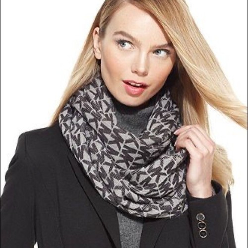 Michael Kors Scarf One Size Logo Infinity Loop Two Tone Gray Reversible - Picture 4 of 10