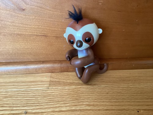 Fingerlings Boris plush and baby sloth figure lot, both tested, works - Picture 6 of 9
