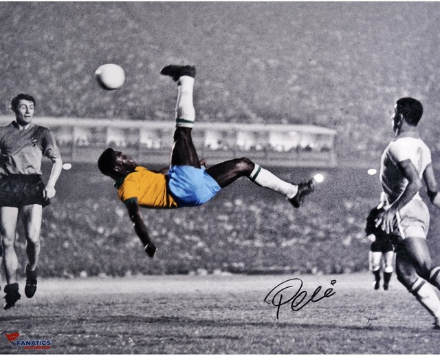 Pele Brazil Autographed 16x20 Bicycle Kick Spotlight