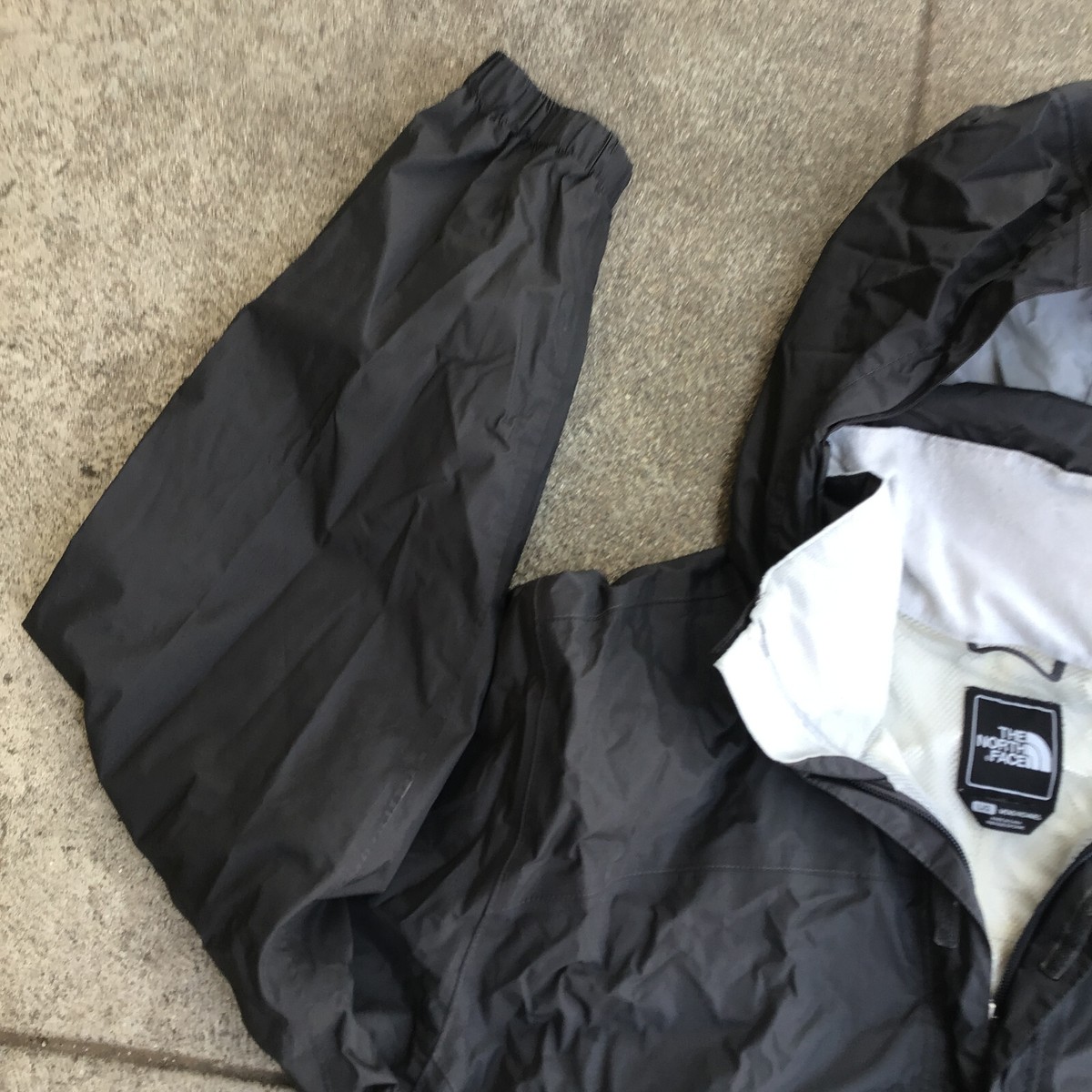 The North Face Hooded Mens Rain Windbreaker Jacket Mesh Lined