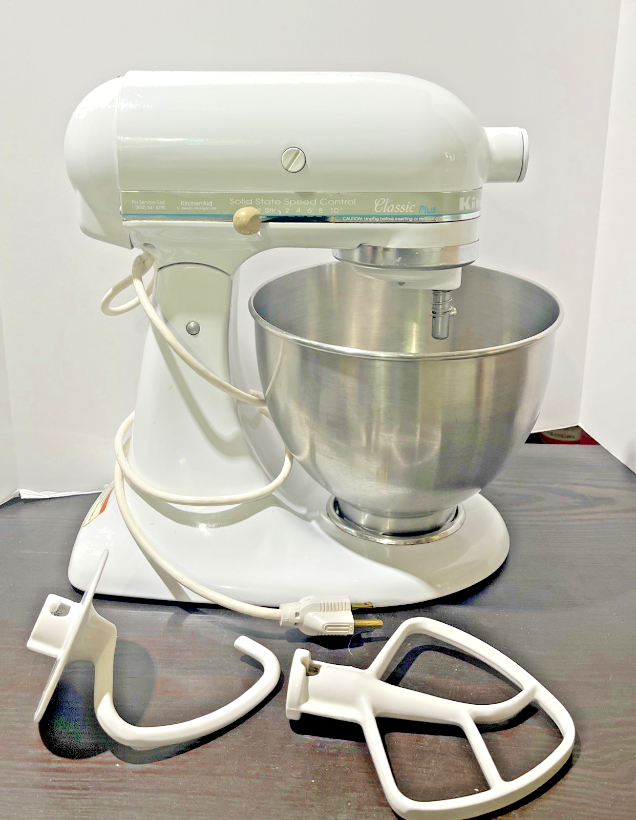 KitchenAid KSM75WH Classic Plus 4.5QT Tilt-Head Stand Mixer with 2 Attachments in White  -image