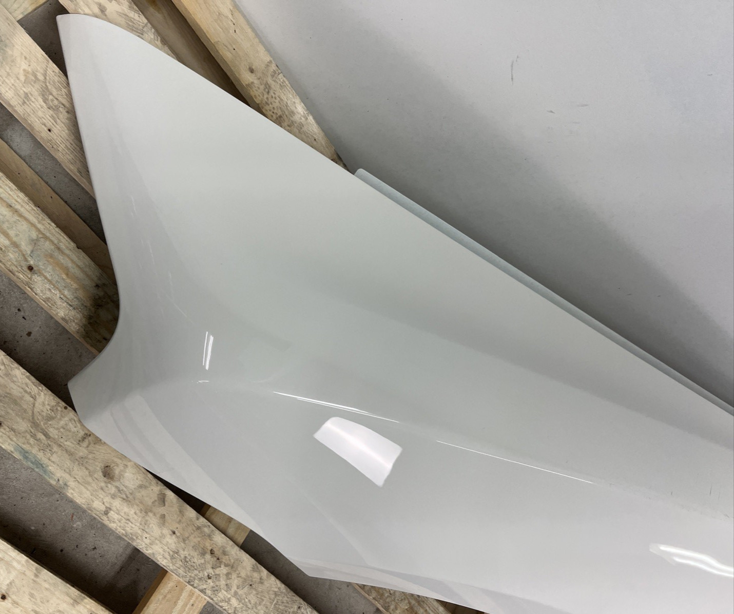 ROLLS ROYCE CULLINAN FENDER LEFT DRIVER 2019-2023 2026 WHITE OEM