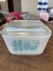 Vintage PYREX  Amish Butterprint 501 B 1 .5 Cup Refrigerator Dish W/Lid