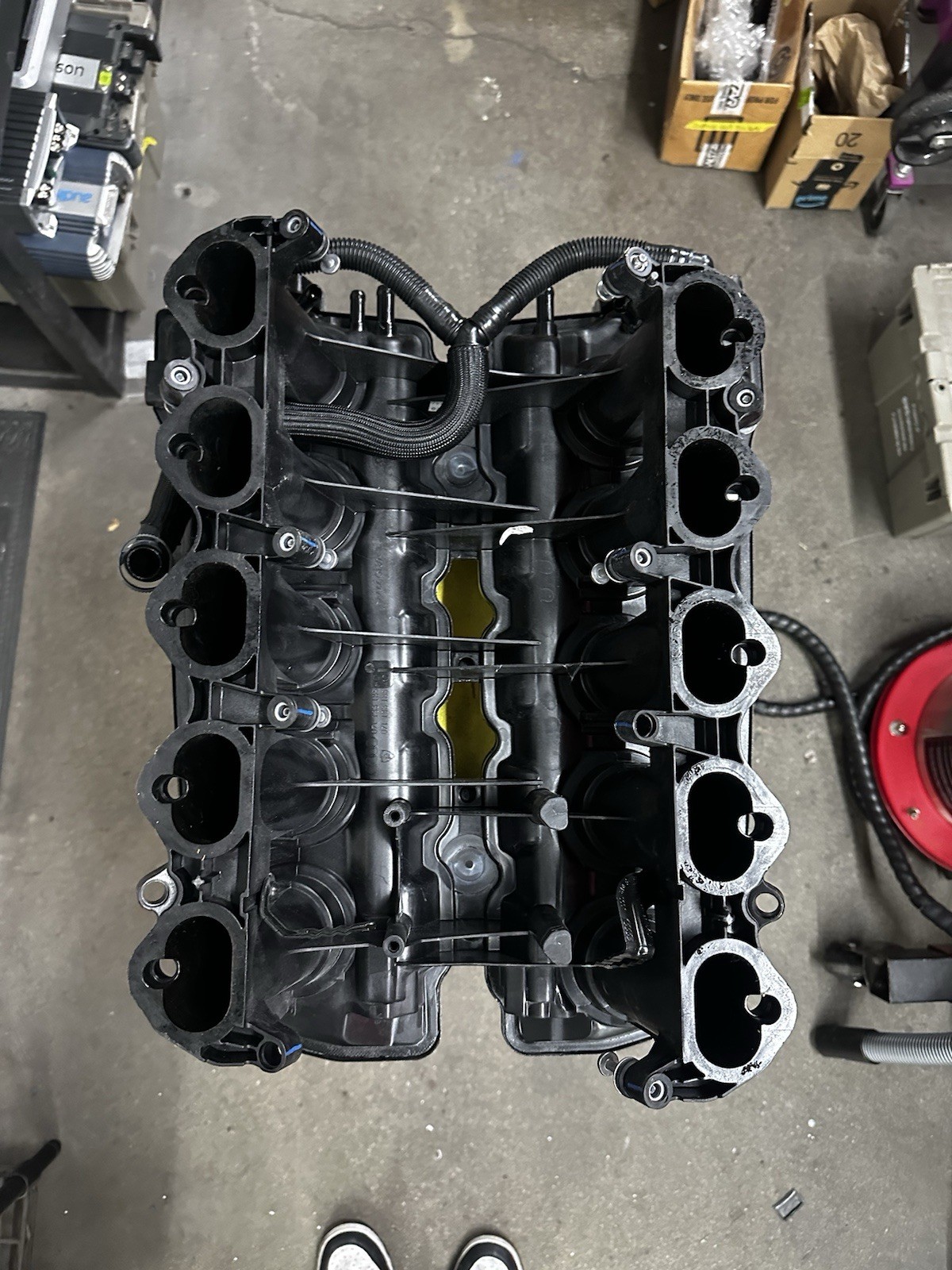 Audi R8 5.2L V10 Upper Intake Manifold Assembly 07L133185AD
