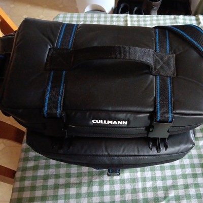Cullmann Padded Blk Blue Canvas Shoulder/Hand Camera Bag - 19''Lx9'Hx9W, 3 Pocket