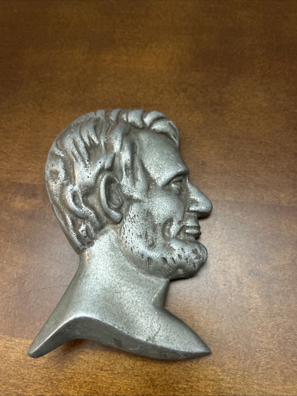 Vintage Cast Aluminum Abraham Lincoln Bust Relief Cast Art Wall Hanging 5.5 Inch