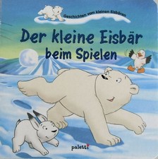 Der kleine Eisbär beim Spielen