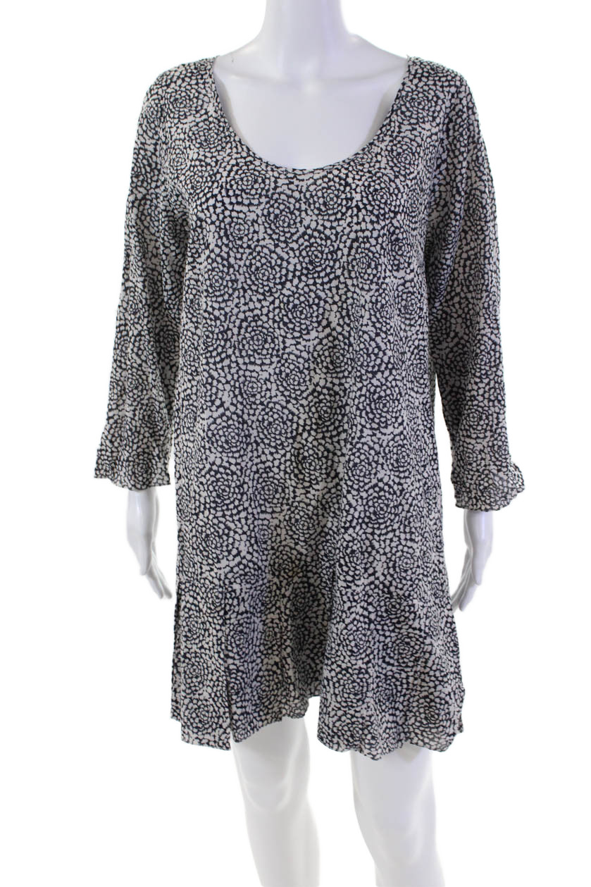 Morgane Le Fay Womens 3/4 Sleeve V Neck Floral Shift Dress White Black MediumFree Shipping in US $100+ Orders | $6.95 Orders Below