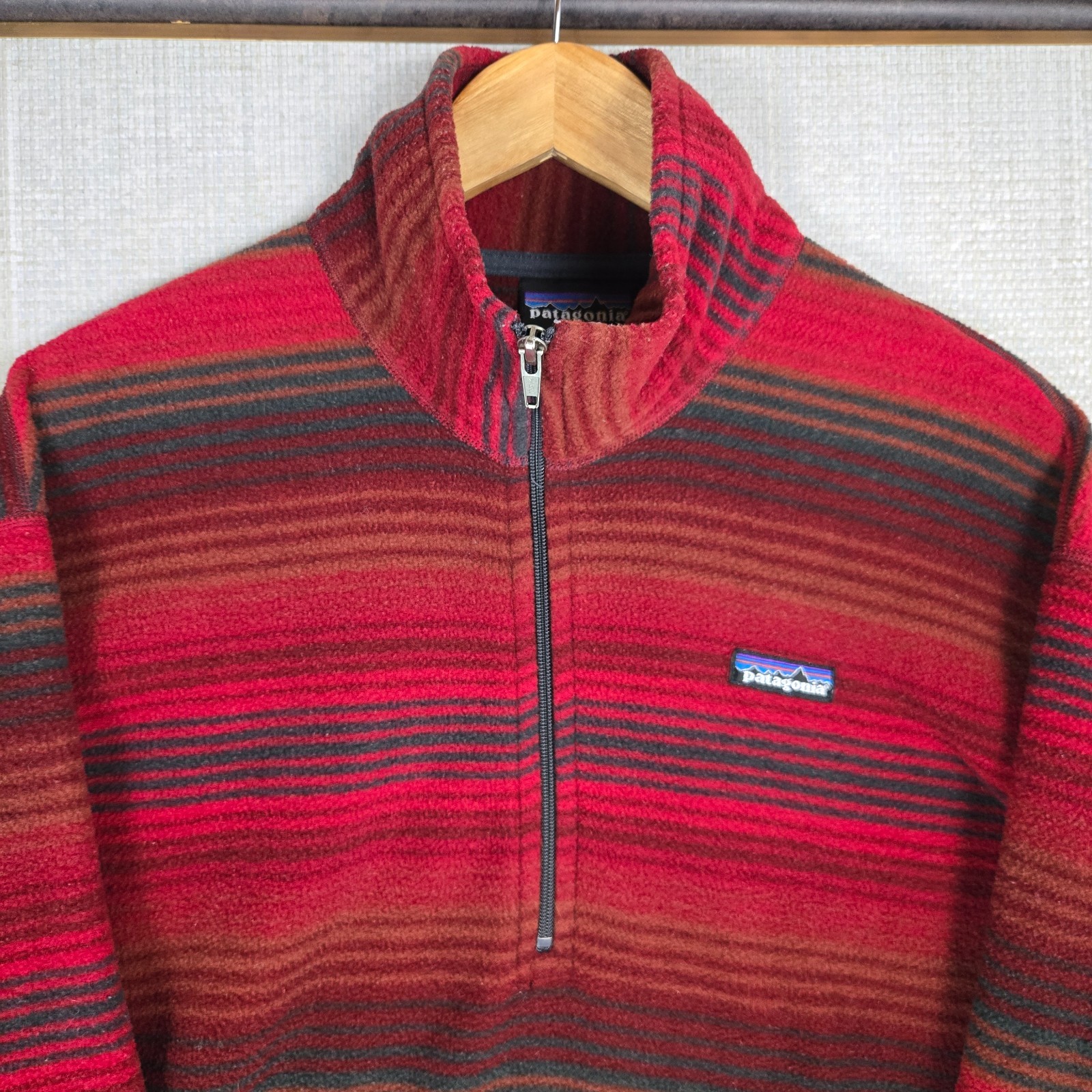 PATAGONIA VTG 1999 Mens Medium Made in USA Red Serape Stripe Fleece 1/4 Zip image 2