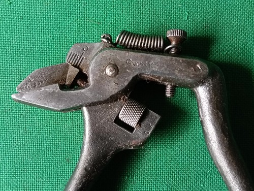 VECCHIA PINZA STRADASEGHE PEUGEOT PER LAME DENTI SEGHE D'EPOCA ANTICA. CO49 - Foto 4 di 8