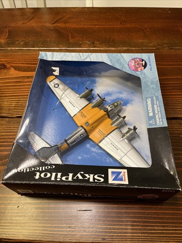 New Ray Sky Pilot B17 Army Air Forces Air Rescue Service Plane #20103 - Picture 2 of 4