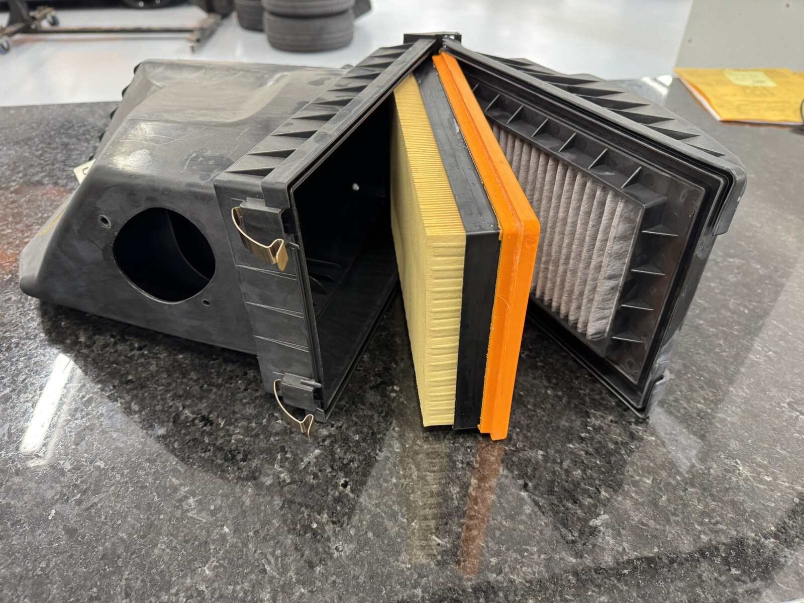 Genuine Rolls Royce Phantom Right Air Intake Box OEM # 13-71-7-559-098