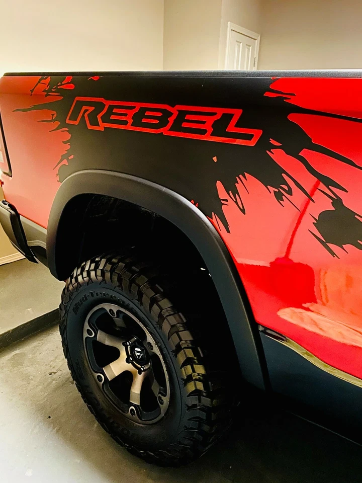 Gráficos laterales traseros MUD SPLASH RAM REBEL Foto 2 de 3