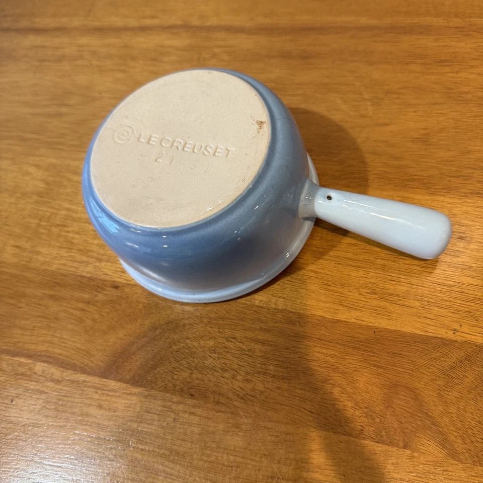 Le Creuset Raro Mini Cacerola o Mini Cocotte/Gres en Azul Costero Foto 3 de 4