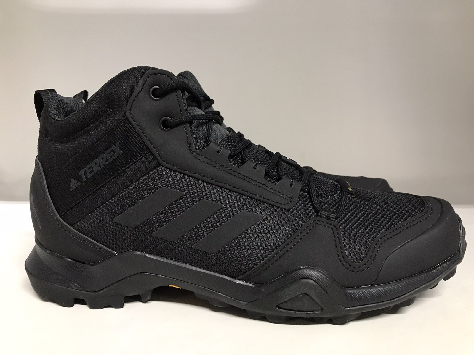 Size 9.5 - adidas TERREX AX3 Mid GTX 
