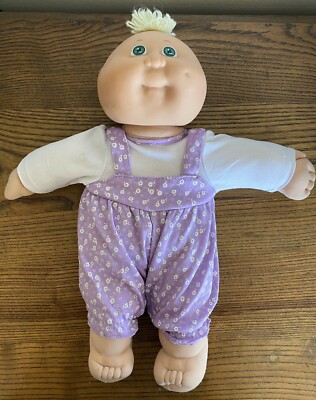 Cabbage Patch Kids Doll Single Dimple, Green Eye 1985 Vintage