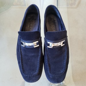 gucci loafers silver buckle