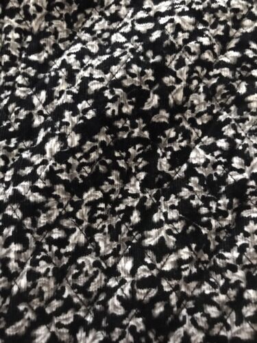 Basic Editions Women's Corduroy/Quilted Lining Black & White Floral Vest Size 1X - Picture 5 of 9