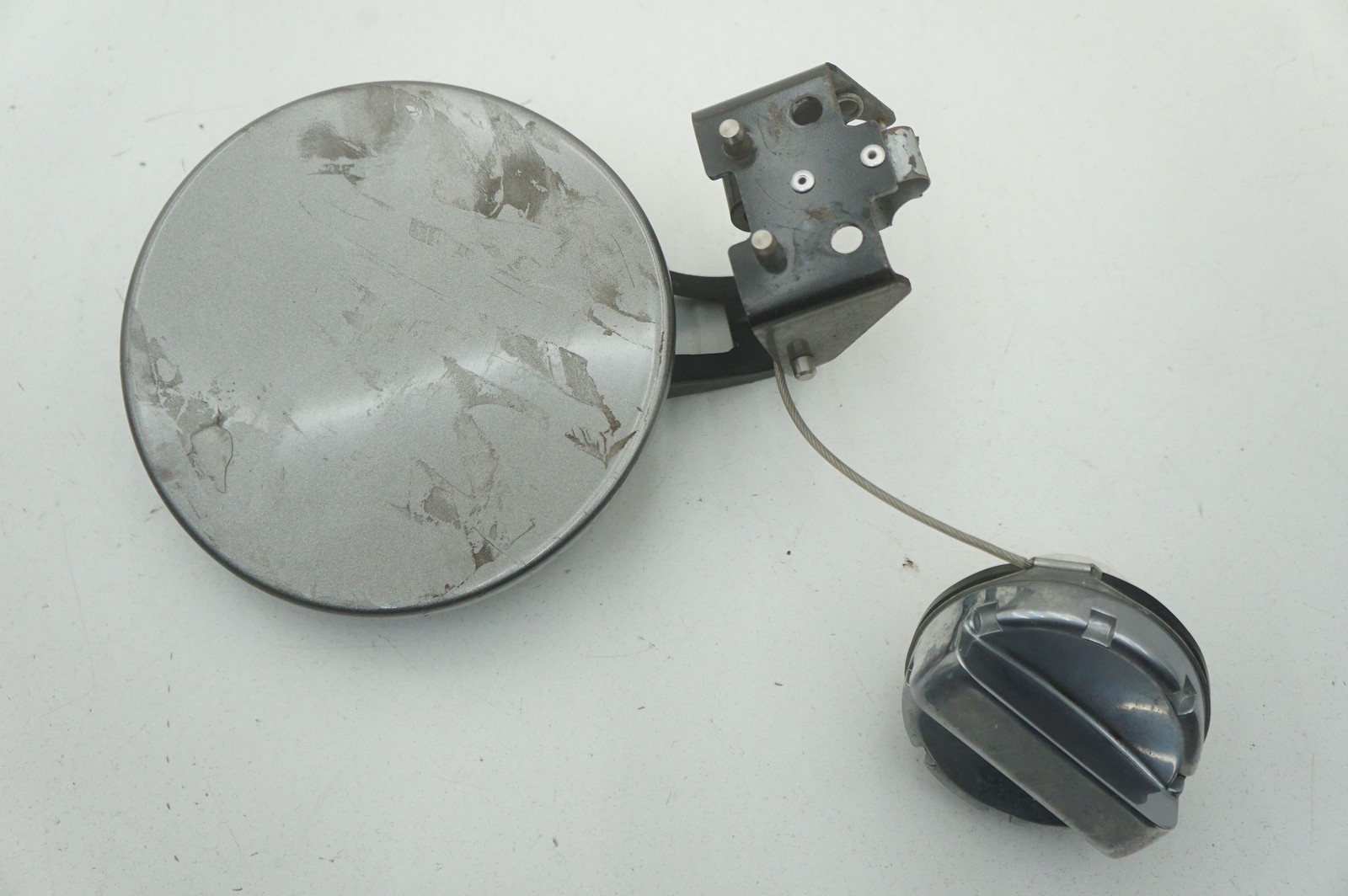 Gas Fuel Tank Filler Door Flap 6G33-C405A02-BA Aston Martin V8 Vantage 08 *Note*