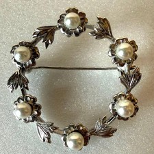 MIKIMOTO Sv Akoya Circle Pearl BroochJewelry