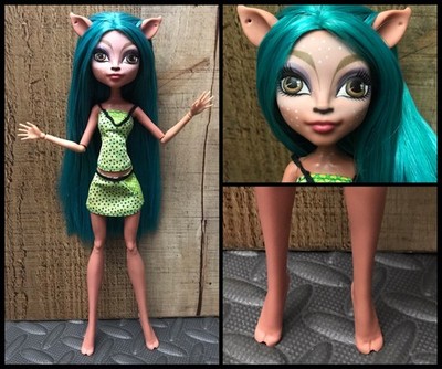 Monster High Isi Dawndancer Brand-Boo Students Ghoul Doll w/ Wrong Arms & Hands