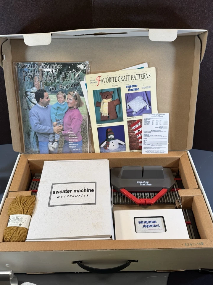 Increíble máquina suéter vintage y accesorios en caja BOND Foto 3 de 4