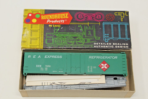 HO Roundhouse 50' Plug Door Boxcar Railway Express REA 7890 Kit Verde | Zustand: Used